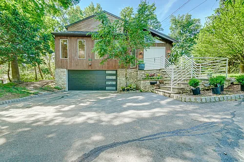98 Durie Ave Photo 1