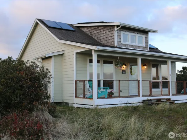 418 N Spinnaker Street, Ocean Shores, WA 98569