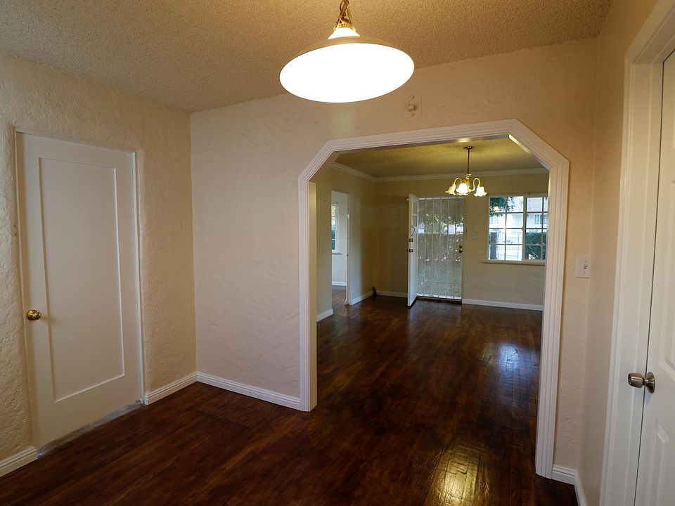 1st image of 222 Dewey Ave