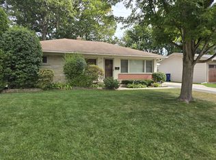 1025 Longaker Rd, Northbrook, IL 60062