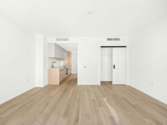 3rd image of 333 Ward Ave #622