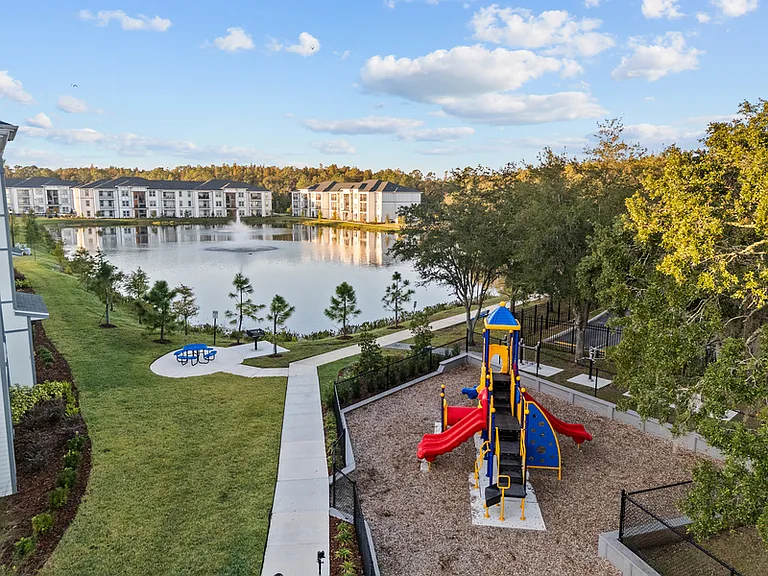 New Tampa Palms — Photo 40