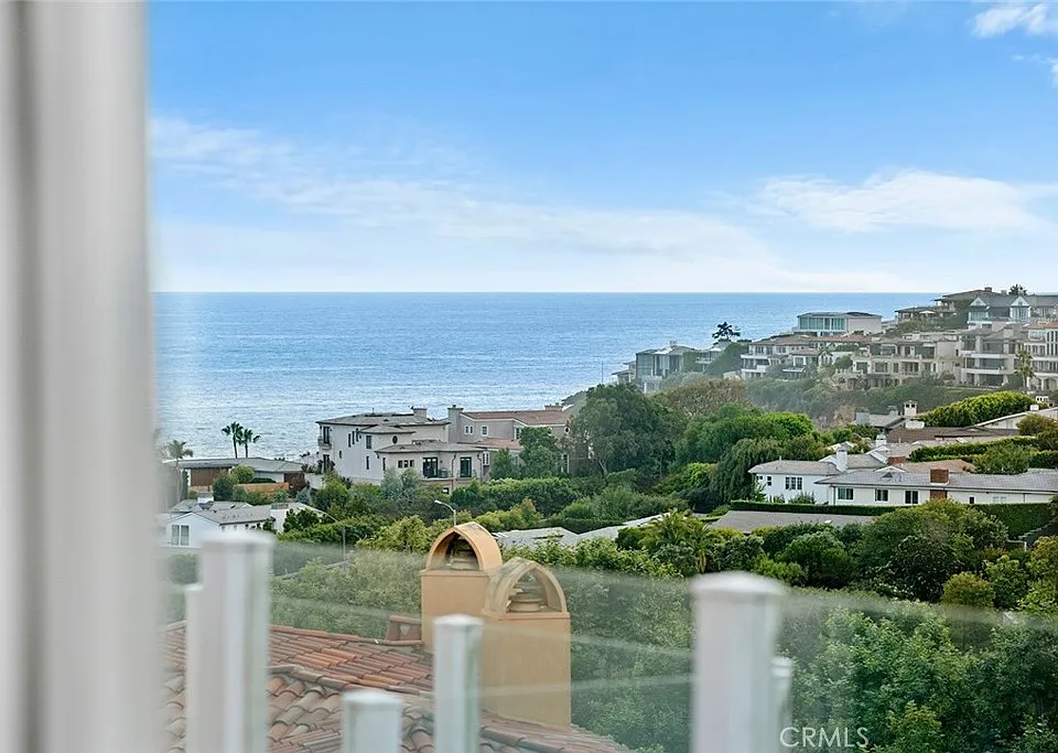 343 Emerald Bay