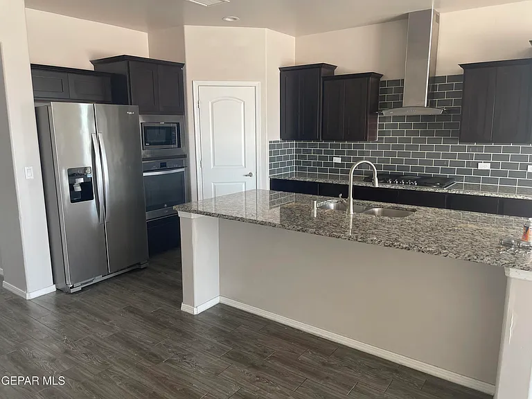 13136 Celtic Dr — Photo 2