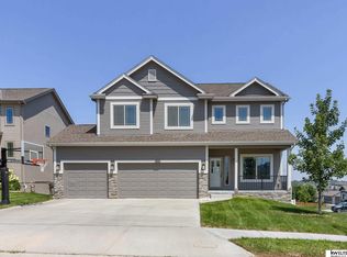 18606 Willow St, Omaha, NE 68136
