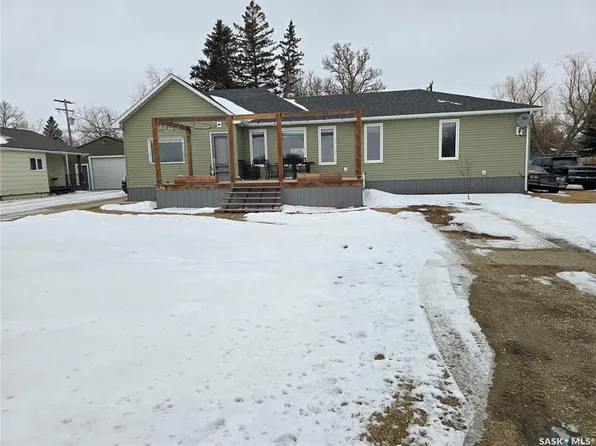 211 RYE STREET, Yellow Grass, SK S0G 5J0