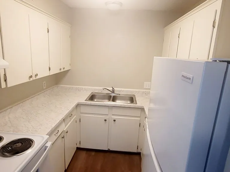 County View Apartments — Photo 29