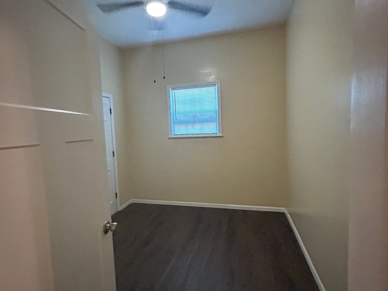 2 bed, $995 — Photo 2