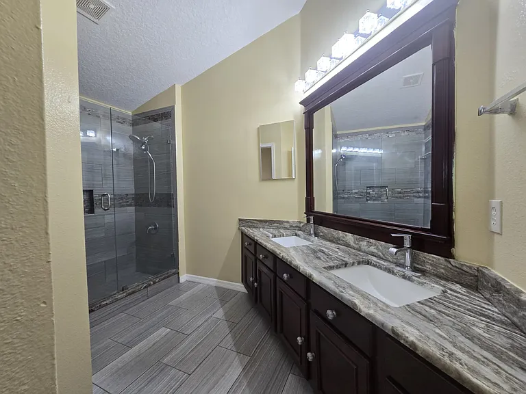 5025 Foxcroft Ct — Photo 17