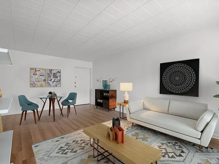 Edgewood Court Apartments — Photo 9
