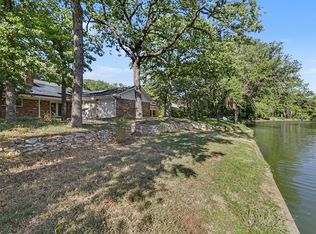 2408 Winewood Ln, Arlington, TX 76013