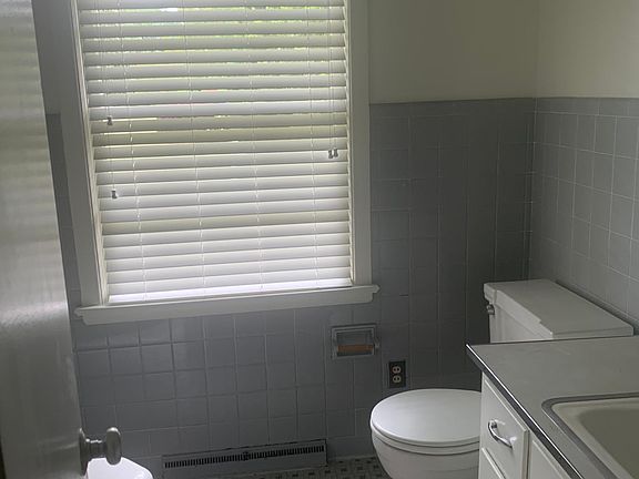 Upstairs Bathroom #1