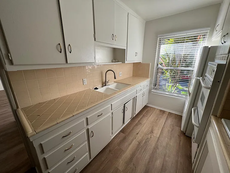 1004 N Spaulding Ave #1 — Photo 6