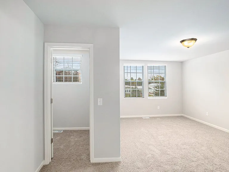 617 W Marion St — Photo 10