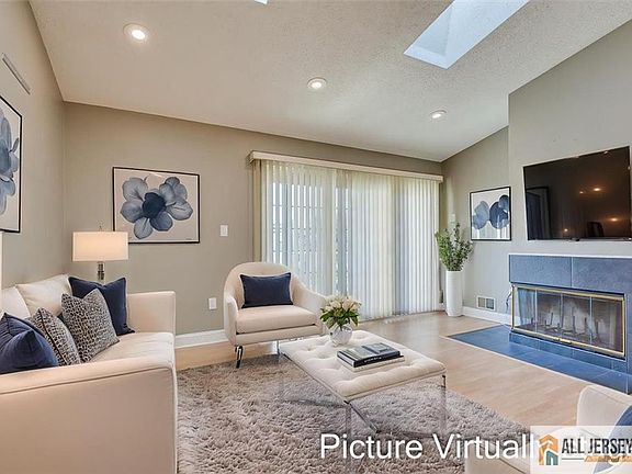 5th image of 268 Kempsey Dr