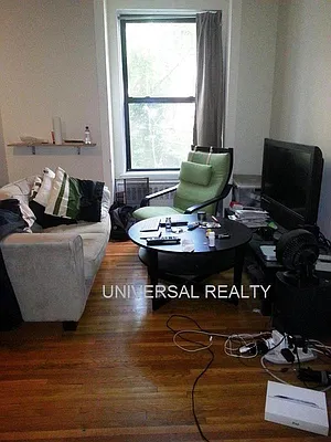 Rented by Universal Realty Group | media 17