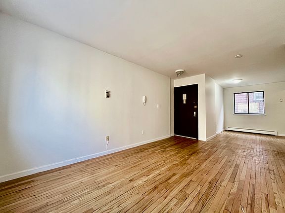 3rd image of 49 Cooper St APT 4A