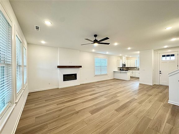 2nd image of 3912 Repose St
