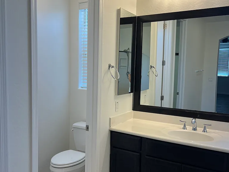2901 E Iris Dr — Photo 37