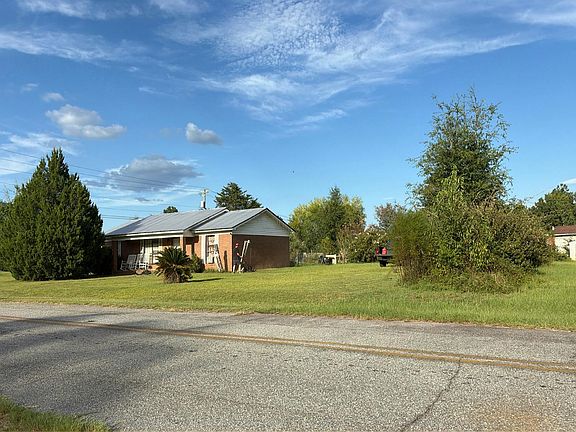 2nd image of 412 Bay Tree Rd