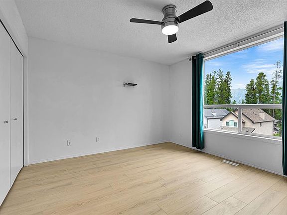 5th image of 952 NW Wilson Way