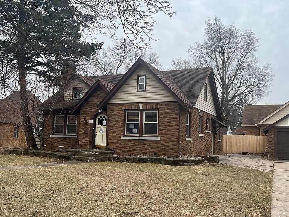 1st image of 2910 21st Ave