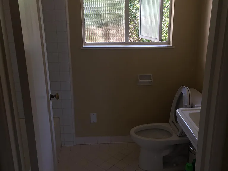 2465 Hilgard Ave #3 — Photo 5