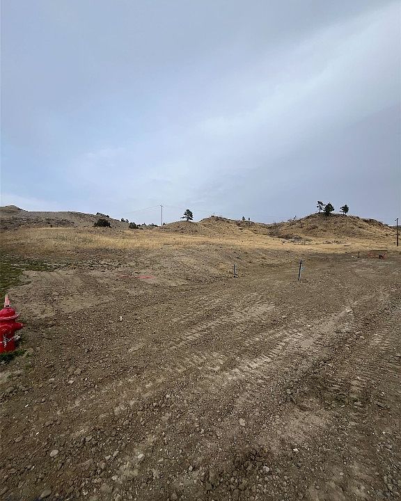 2nd image of 7 Sanctuary Canyon Rd