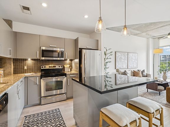 3rd image of 600 12th Ave S APT 627