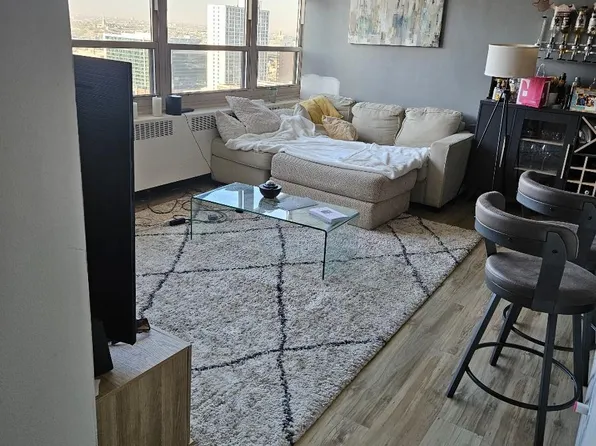 3950 N Lake Shore Dr APT 2321, Chicago, IL 60613