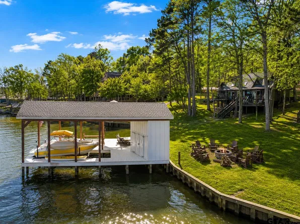 203 King Laurence Ct, Scroggins, TX 75480