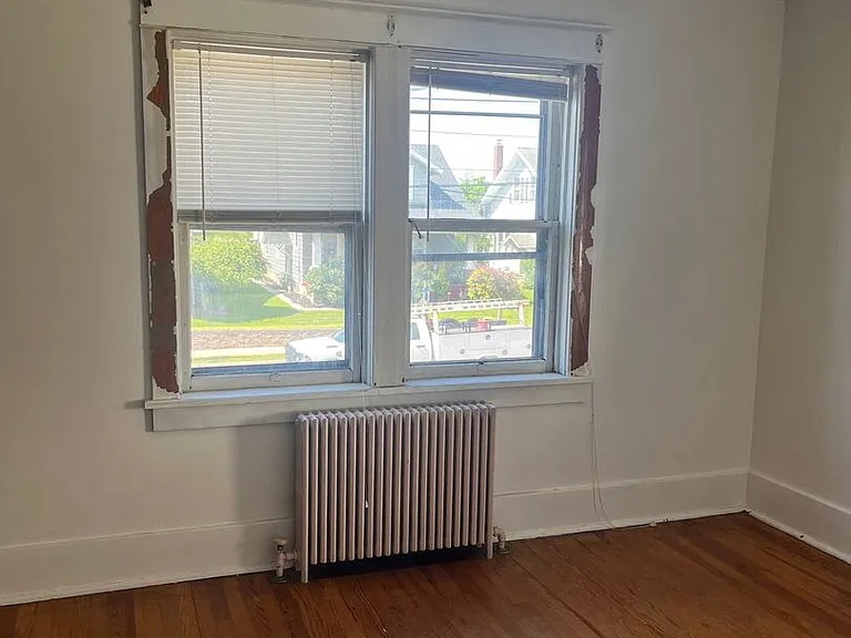 822 W Main St — Photo 9