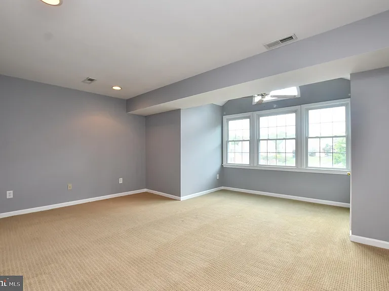 350 Copperfield Ln — Photo 5