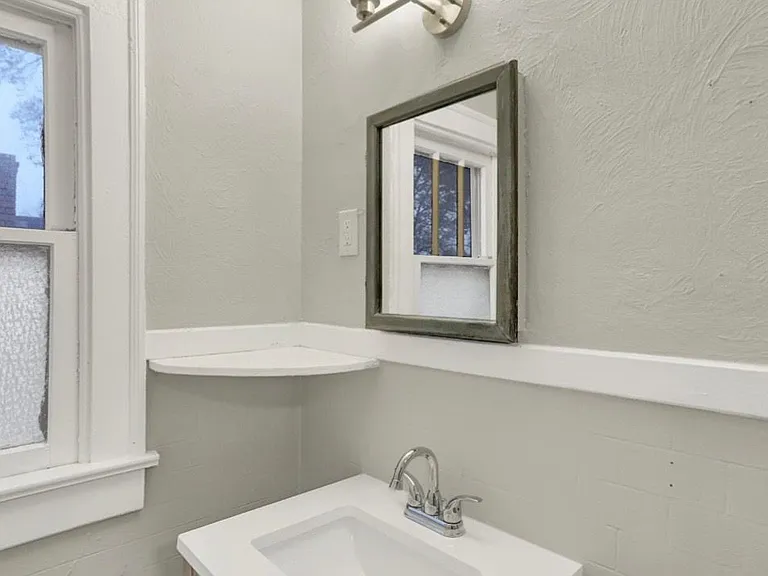 810 N Euclid Ave — Photo 11