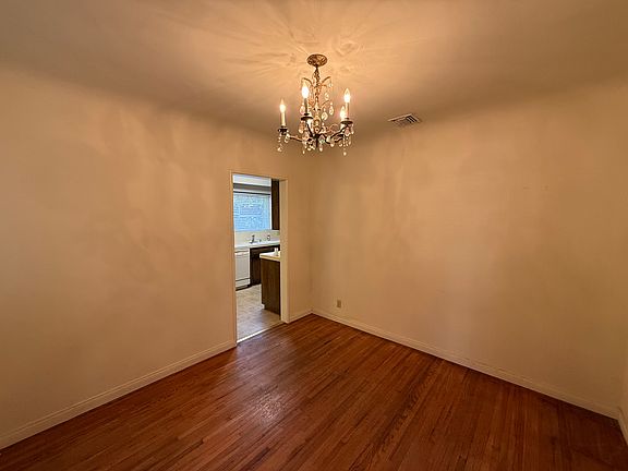 4th image of 321 N Griffith Park Dr