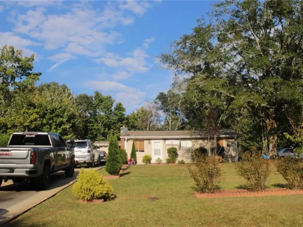 1523 Calvary Church Rd, Gainesville, GA 30507