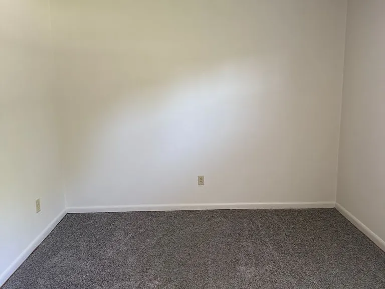 1725 E Cone Blvd #B — Photo 5