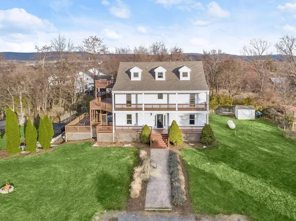 7423 Picnic Woods Rd, Middletown, MD 21769