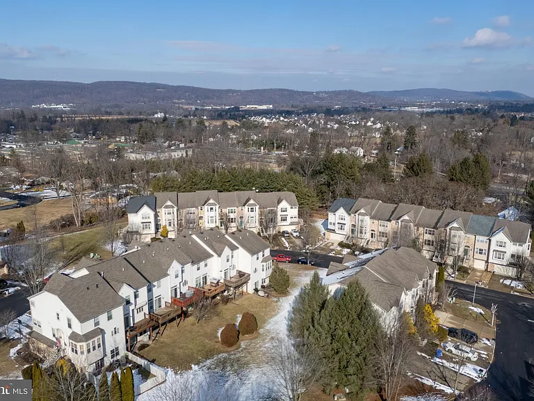 4079 Waterford Dr — Photo 23