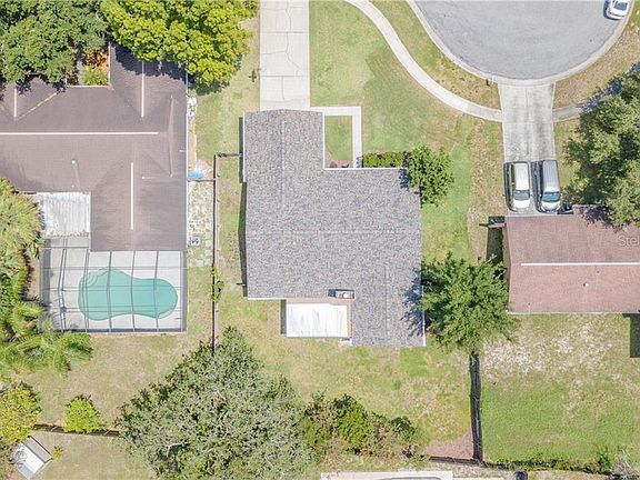 3rd image of 8005 Dumont Ct