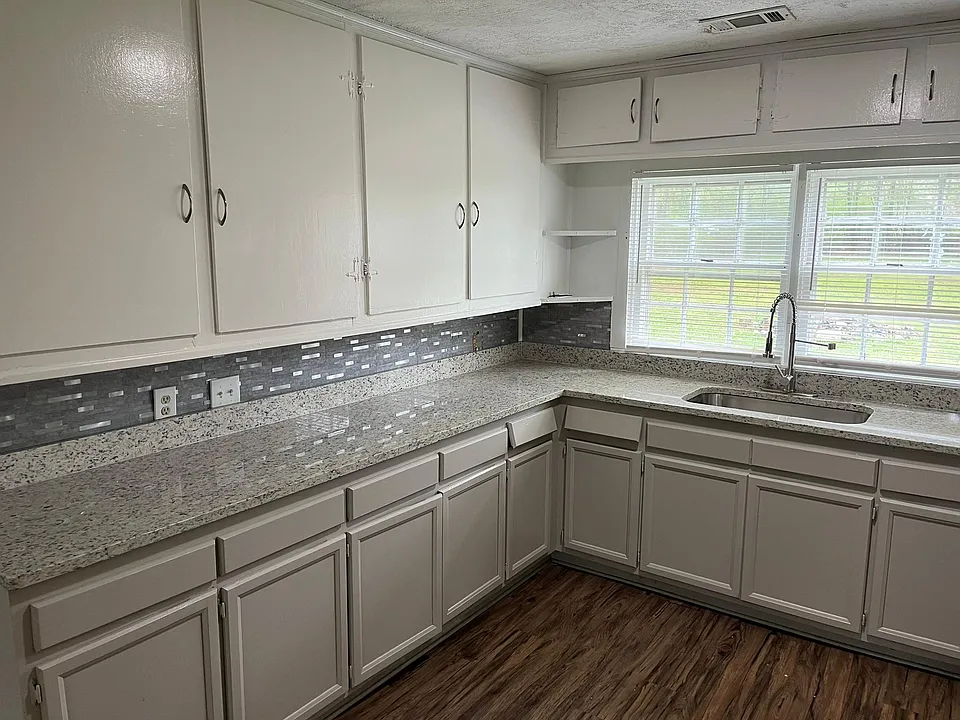 139 Selman Rd NW