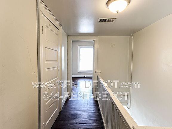 3rd image of 1231 Culver Dr #B