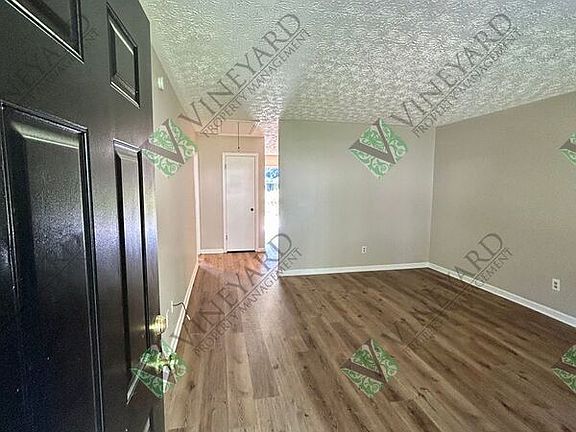 4th image of 166 Kimberly Way SW