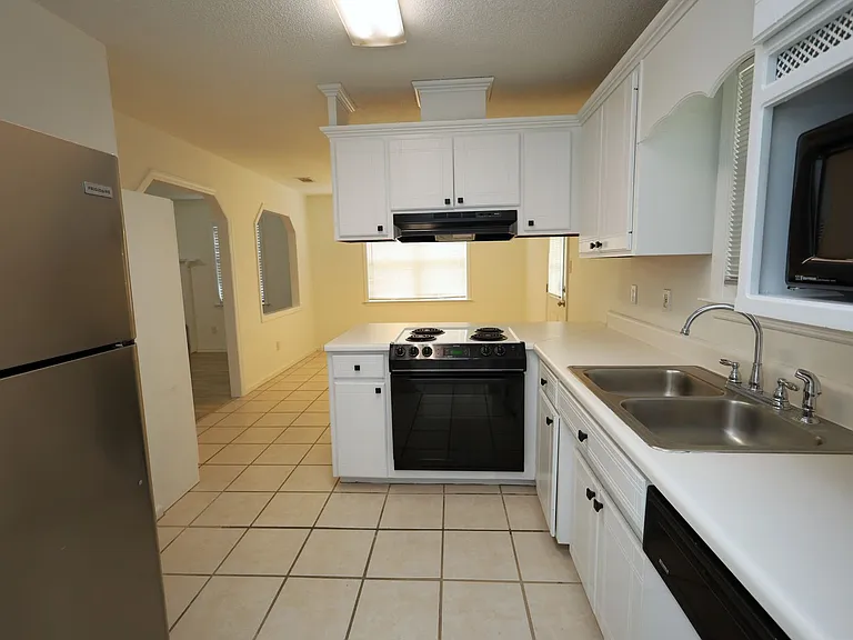 4220 Wilshire Dr — Photo 7