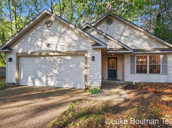 597 Hayes St, Holland, MI 49424