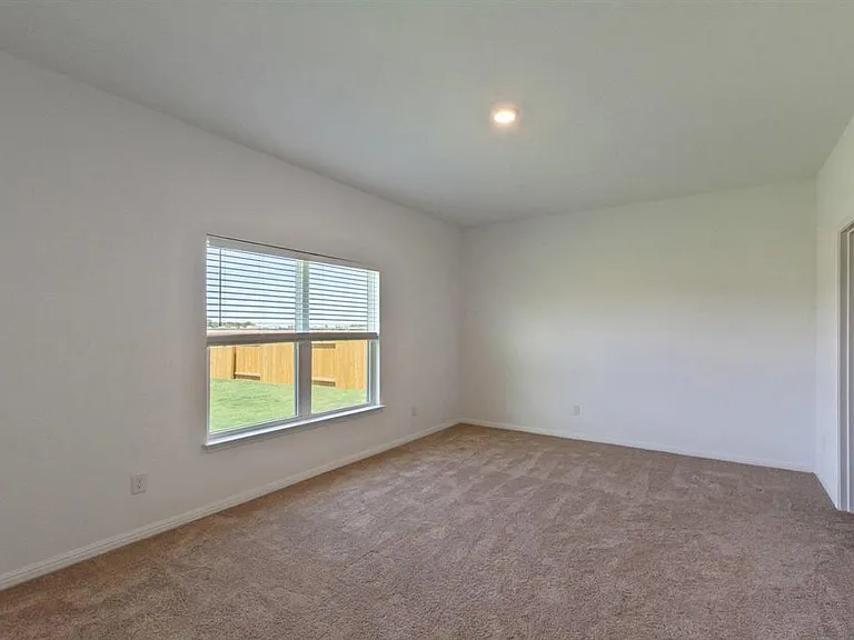 16429 Farmhouse Ln — Photo 8