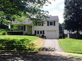 5 Rockland Cir, Wayne, PA 19087