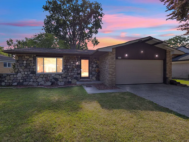 23520 Brandywynne St — Photo 1