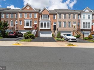 18425 Montview Sq, Leesburg, VA 20176