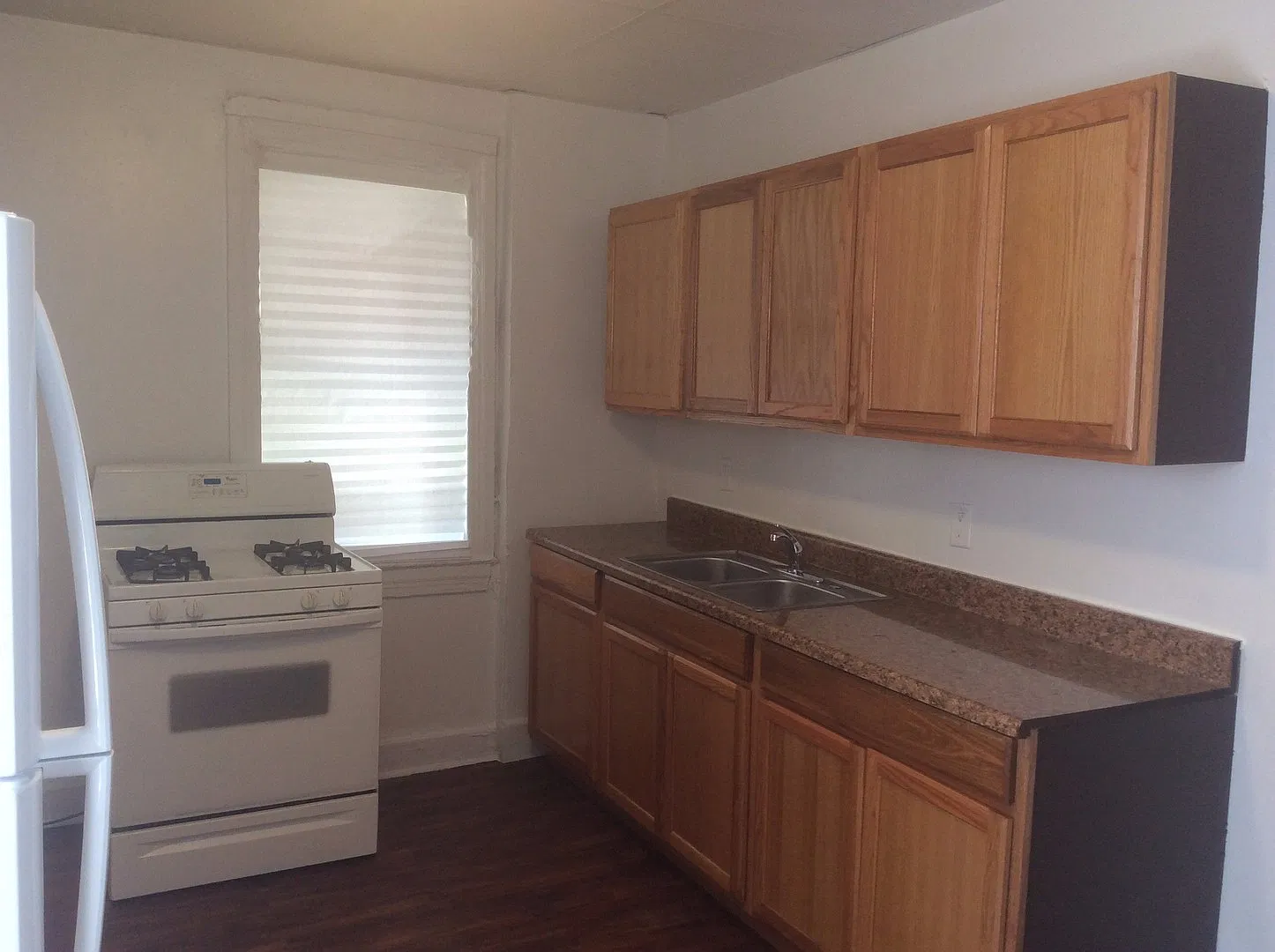 Large 5 bedroom 1st Floor Laundry-York City — Photo 2